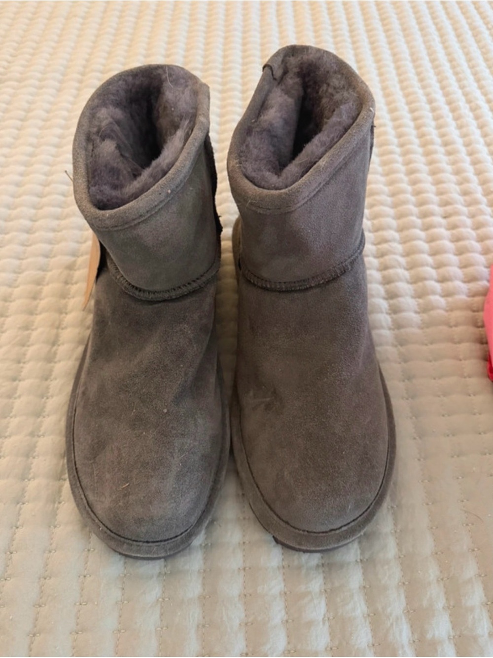 BearPaw Women's Gray Suede Plush-Lined Short Winter Boots